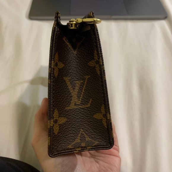 Louis Vuitton Toiletry Pouch 15 - Picture 3 of 5